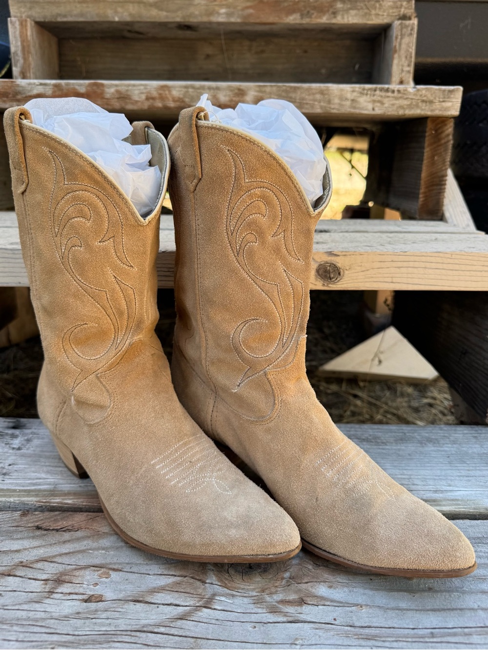 80’s 90’s Vintage Dingo Tan Soft Suede Western Heeled Cowboy Boots - Picture 5 of 6